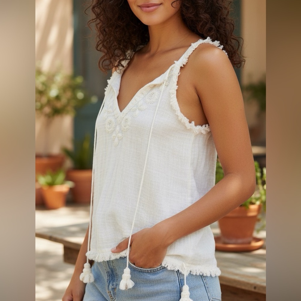 Barok White Beaded Fringe Shell Tassel Top